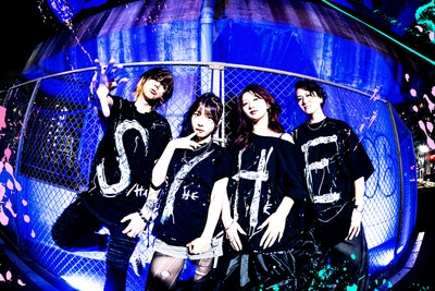 全体アーティスト写真 (C)Photographer:達川範一／Artworks:YORKE.