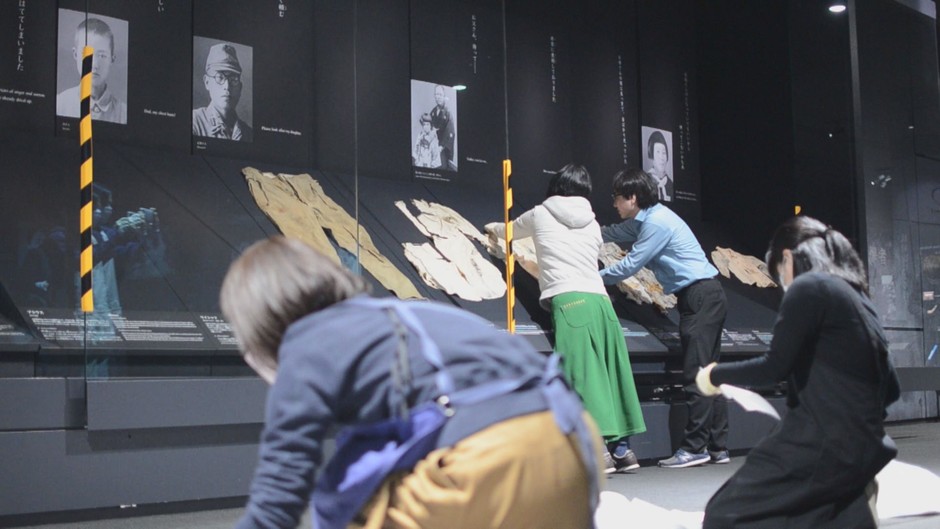 展示遺品の入れ替え