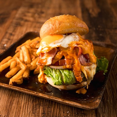 BLTCバーガー 990円(税込1,089円)