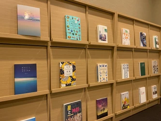 熱海の温泉で7つの世界をめぐる　温泉リゾート【熱海風雅】に「旅するライブラリー」10月27日オープン