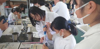 近畿大学工学部と赤穂市教育委員会が理科教育で連携　中学生対象の実験教室と教員対象の研修会を開催