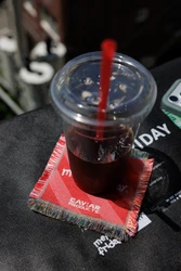 手のひらサイズの「MERRYFRIDAY」。
韓国発スローケットブランド「MERRYFRIDAY」とキュレーションストア「CAViAR PRODUCTS」が初コラボ。