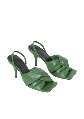 パッデッドレザーサンダル¥13,999
