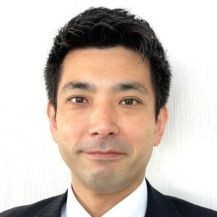 関　励介