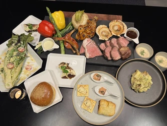 「神戸TOTTEIクリスマスマーケット2025」期間に、港の夜を楽しむクリスマス限定BBQコース、 2名様からでも予約可