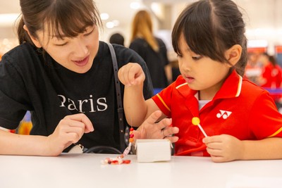 別イベントでの名古屋D応援アクセサリー作りの様子