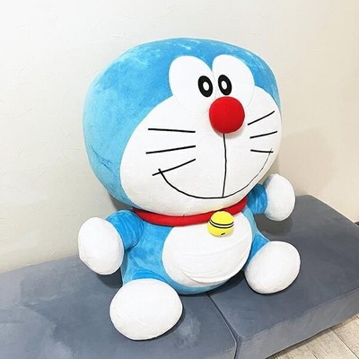 ドラえもんのぬいぐるみ
