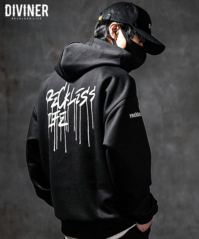 Melt Logo Hoodie(ブラック)