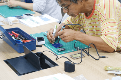 はんだ付けには細心の注意が必要です