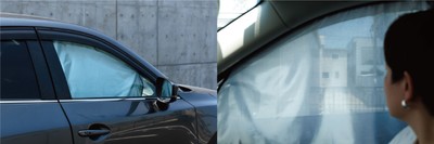 (左)外から車内は全く見えずプライバシーを確保 (右)車内から外の景色はうっすら見える