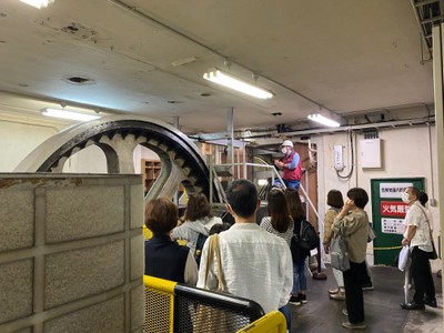 バックヤード（巻き上げ室）