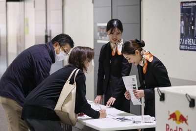 受付も【M-Line】の学生が担当