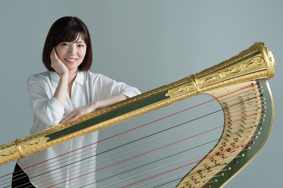 山宮るり子（ハープ）