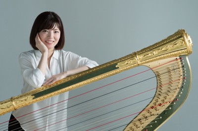 山宮るり子（ハープ）