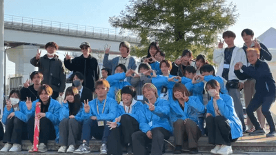 イベントを主催した学生団体「しゃふくのめ」のメンバー