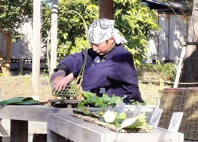 春の七草籠制作の様子(R5年度)