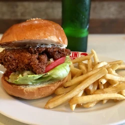世田谷の名店「マンドリンハンバーガーキッチン」が京成大久保へ移転！早くも行列も！