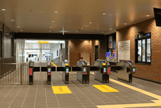 相鉄本線 海老名駅　2階中央改札