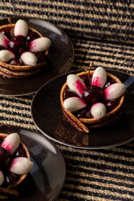 「BEIGE Alain Ducasse TOKYO」の「Charlotte Cerise」
