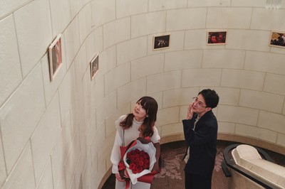 回廊に想い出の写真を展示することも可能(オプション、実施日要相談)