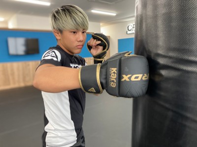 「RDX® SPORTS」がサプライヤー契約する総合格闘家の知名昴海(ちなすかい)選手