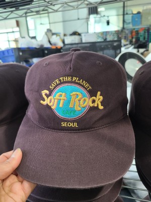 Soft Rock Cafe cap / 8,800 円(税込)
