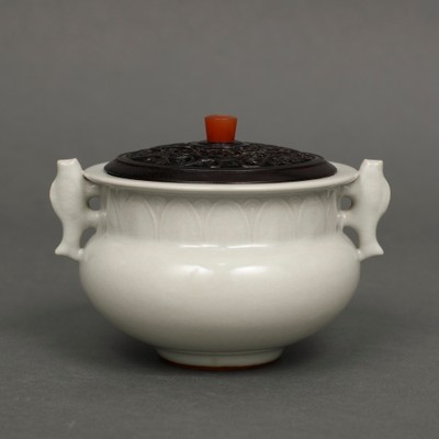 板谷波山 「鯉耳香爐」