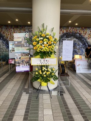 過去の公演のホワイエの風景2