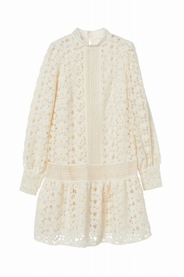 ¥7,499(100%リサイクルポリエステル) ※店舗: 渋谷店・新宿店・二子玉川ライズ店・名古屋松坂屋店・心斎橋店