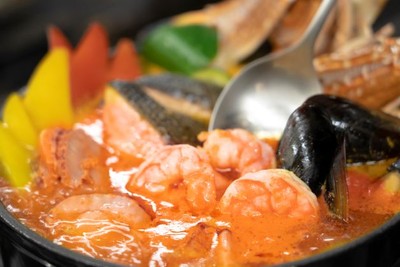 豊洲直送魚介のブイヤベース