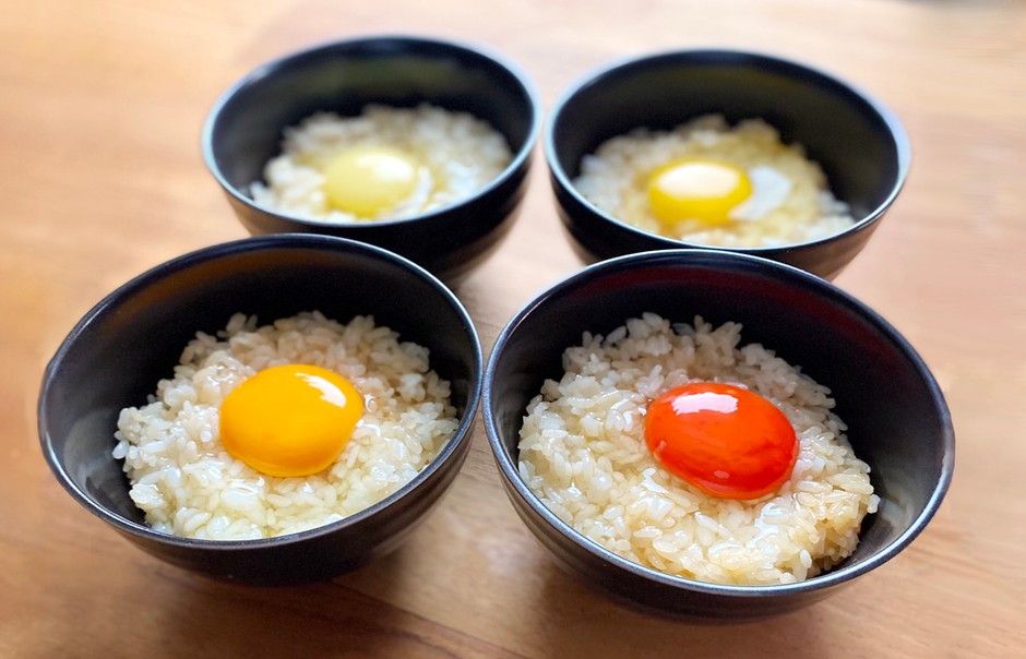 黄身の色だけでなく味や香りも様々