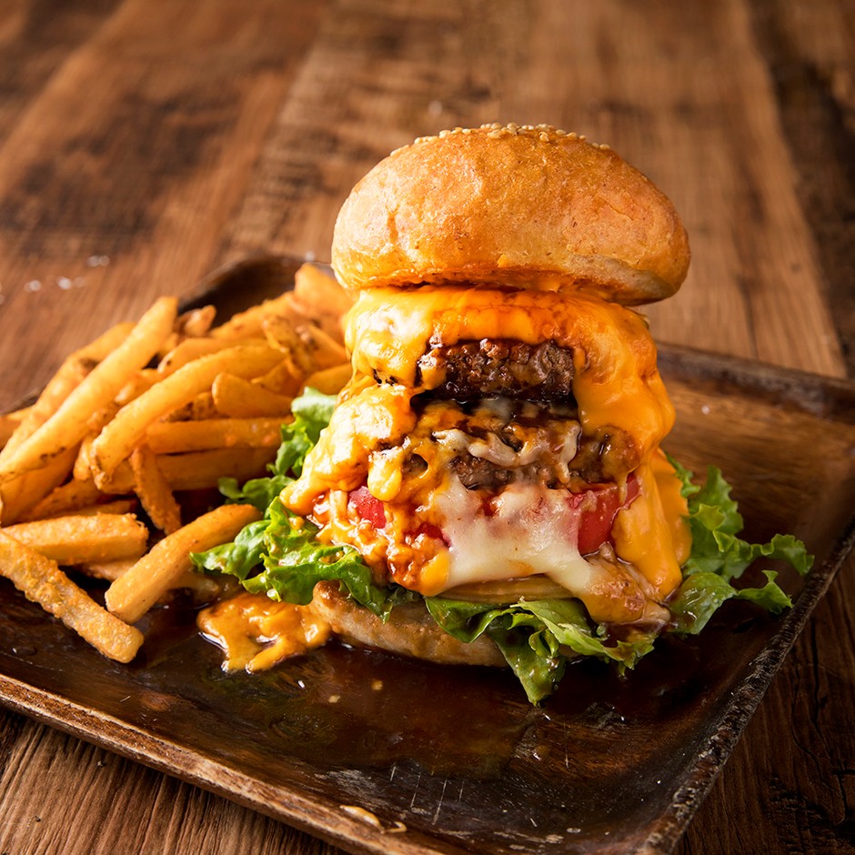 Wチーズバーガー 1,090円(税込1,199円)