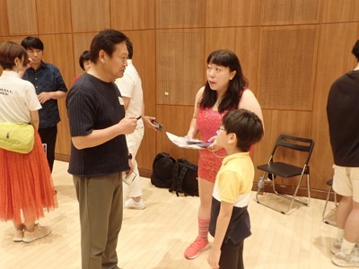 (4)区民出演者と打合せをするもじゃ