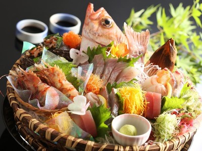 旬魚の豪快魚介盛り/一例