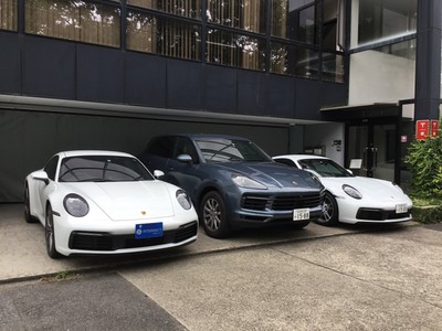 911カレラ　カイエン　911カレラ4
