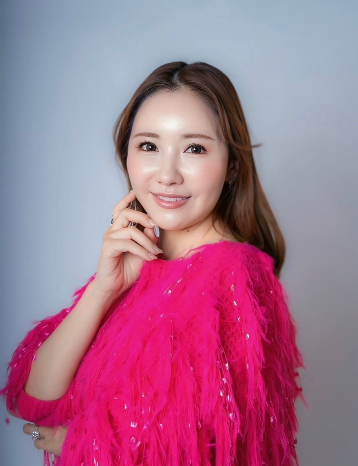 代表 小川 里奈