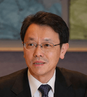 平田　直　氏